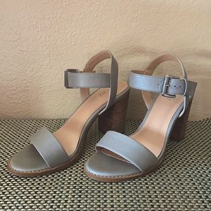 Sling Back Block Heel Buckle Sandals, Grey with wood heel